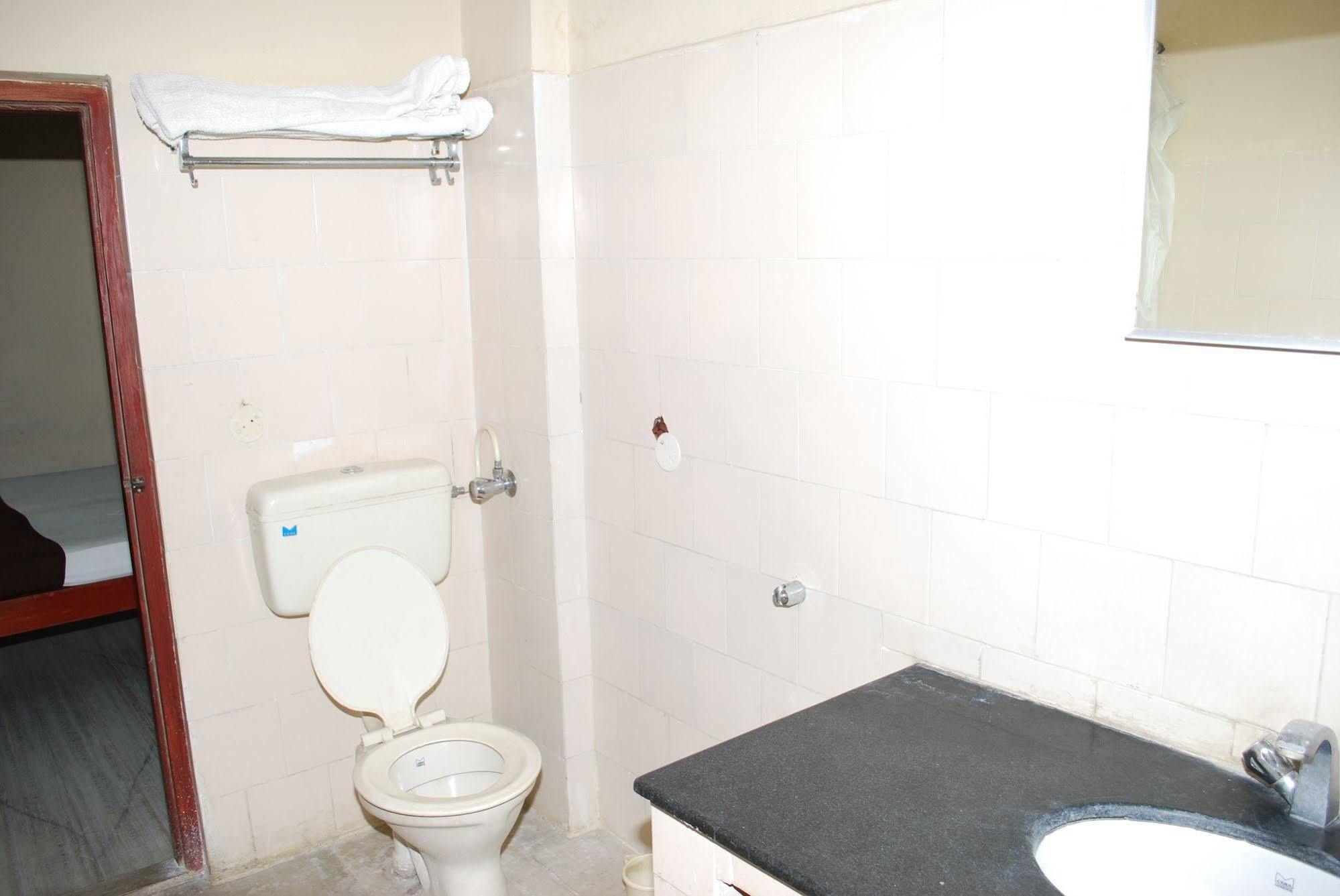 Sri Sai Residency Ξενοδοχείο Τιρουπάτι Εξωτερικό φωτογραφία