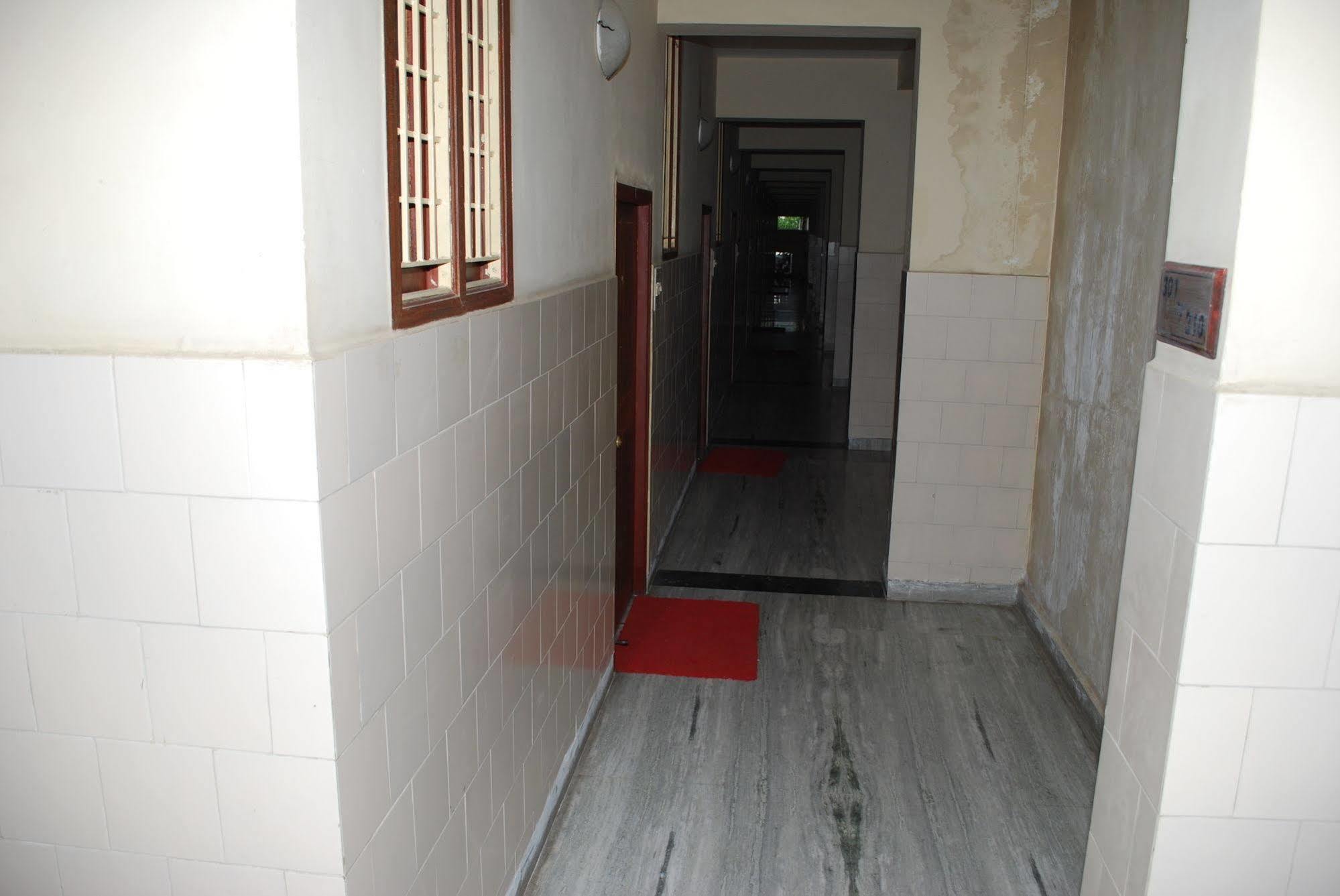 Sri Sai Residency Ξενοδοχείο Τιρουπάτι Εξωτερικό φωτογραφία